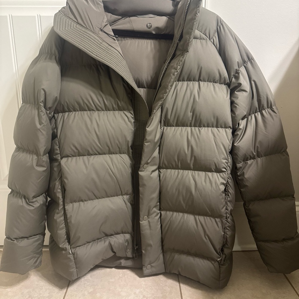 Lululemon Men's Wunder Puff 600-Down-
Fill Jacket XL